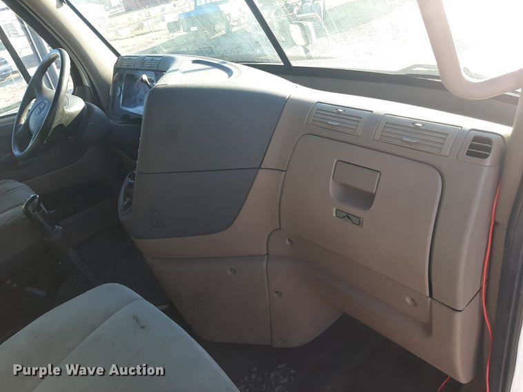 image for item LX9953 2014 Freightliner Cascadia  semi truck