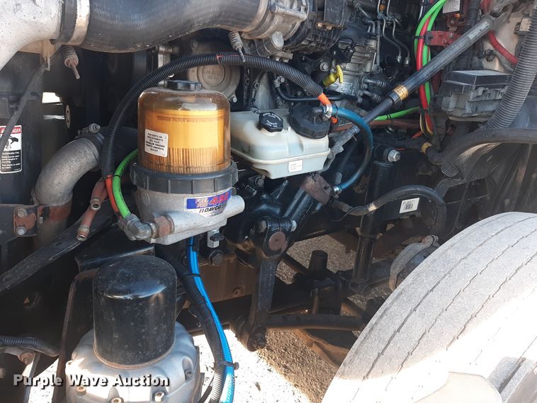 image for item LX9953 2014 Freightliner Cascadia  semi truck