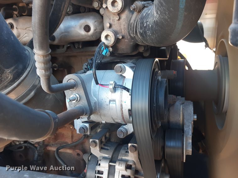 image for item LX9953 2014 Freightliner Cascadia  semi truck