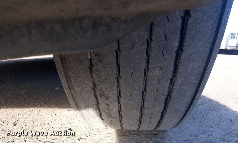 image for item LX9953 2014 Freightliner Cascadia  semi truck