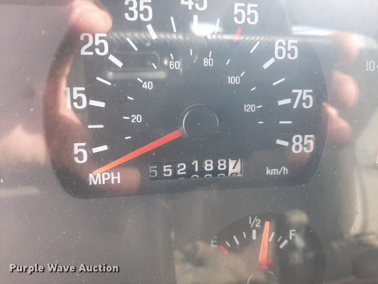 image for item LX9961 2001 Sterling 9500 semi truck