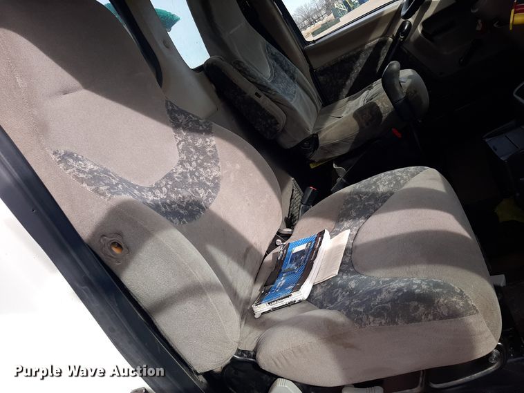 image for item LX9961 2001 Sterling 9500 semi truck