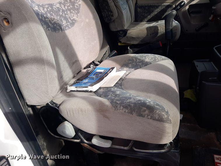 image for item LX9961 2001 Sterling 9500 semi truck