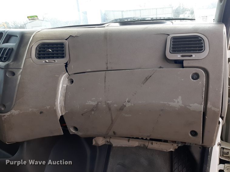 image for item LX9961 2001 Sterling 9500 semi truck