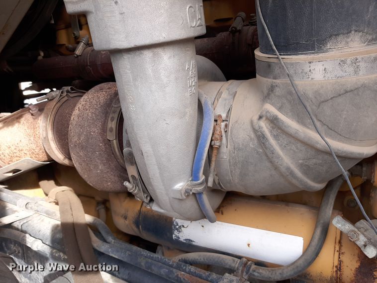 image for item LX9961 2001 Sterling 9500 semi truck