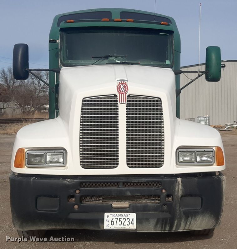 image for item LX9962 2005 Kenworth T600 semi truck