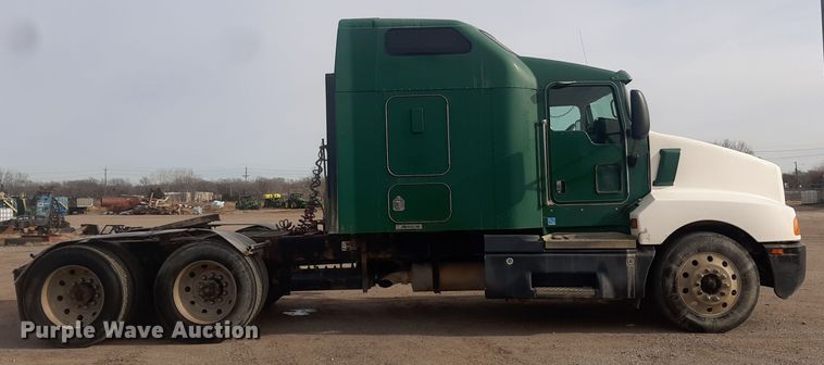 image for item LX9962 2005 Kenworth T600 semi truck