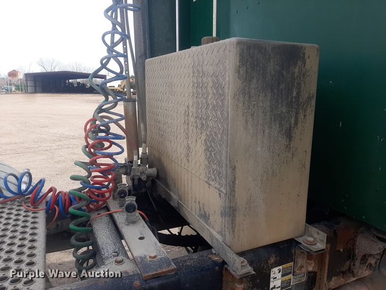 image for item LX9962 2005 Kenworth T600 semi truck