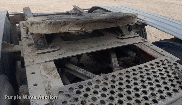 image for item LX9962 2005 Kenworth T600 semi truck