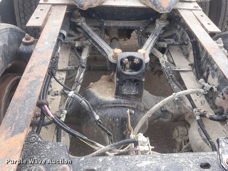 image for item LX9962 2005 Kenworth T600 semi truck