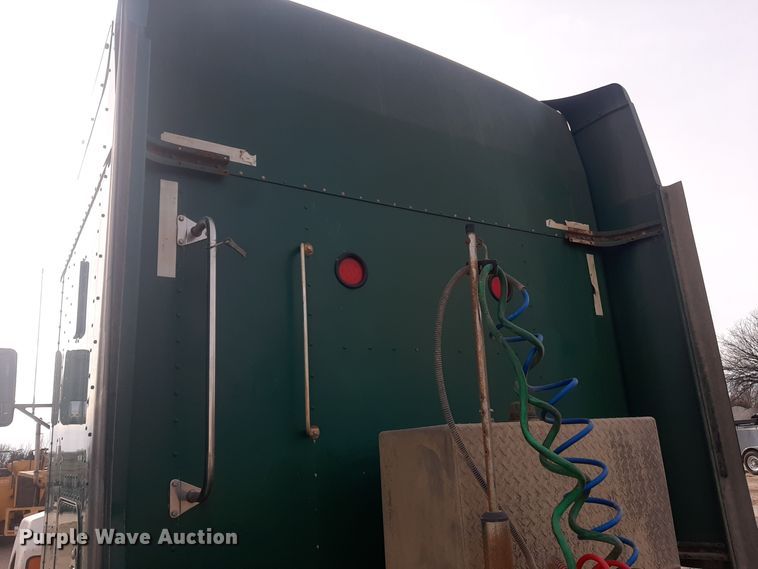 image for item LX9962 2005 Kenworth T600 semi truck