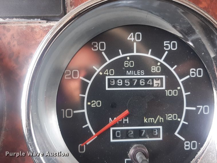 image for item LX9962 2005 Kenworth T600 semi truck