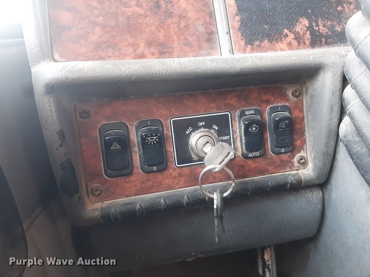 image for item LX9962 2005 Kenworth T600 semi truck