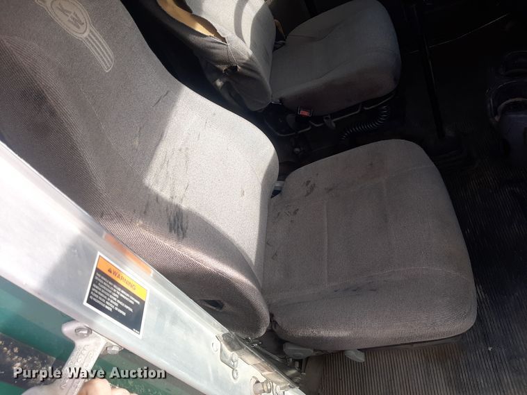 image for item LX9962 2005 Kenworth T600 semi truck