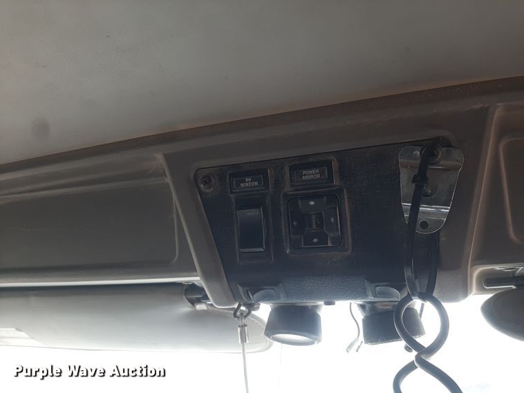 image for item LX9962 2005 Kenworth T600 semi truck