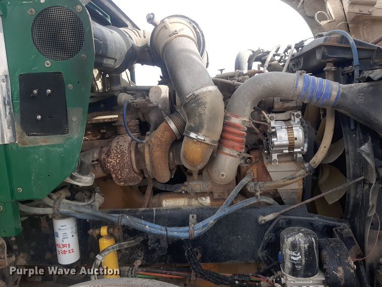 image for item LX9962 2005 Kenworth T600 semi truck