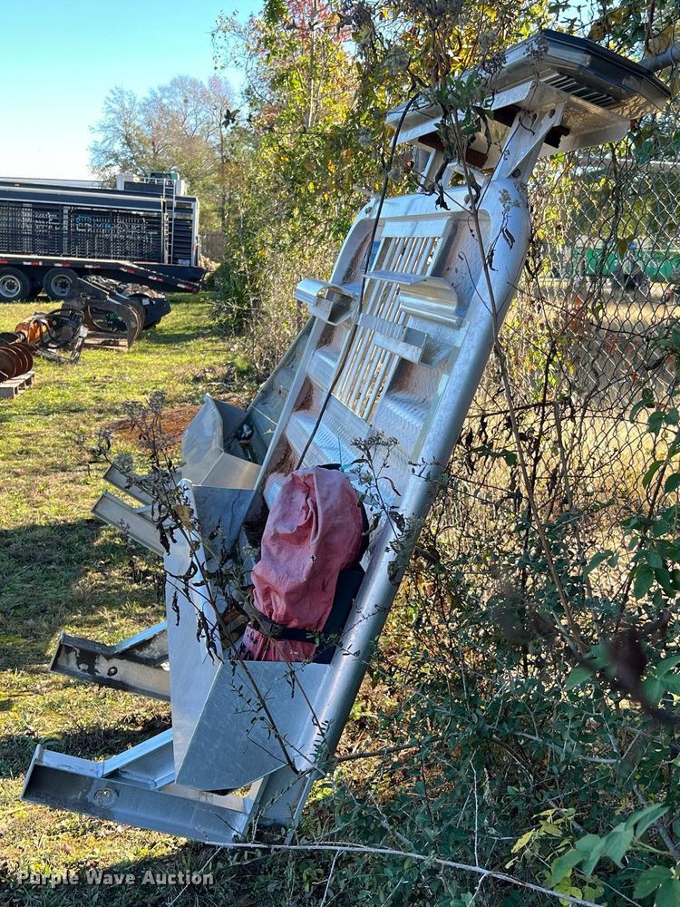 image for item MH9991 (2) Merritt aluminum headache racks