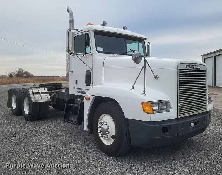image for item MI9855 1994 Freightliner FLD  semi truck