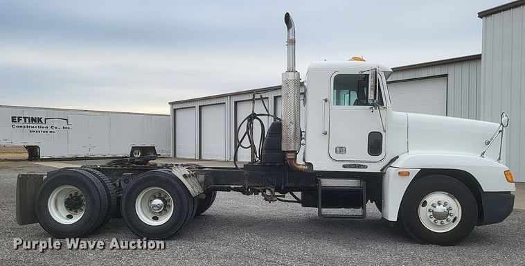image for item MI9855 1994 Freightliner FLD  semi truck