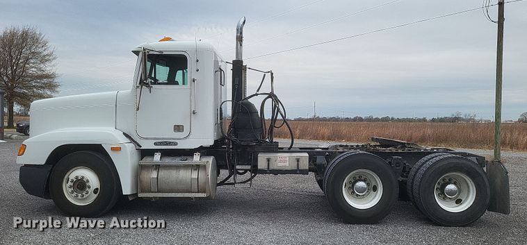 image for item MI9855 1994 Freightliner FLD  semi truck