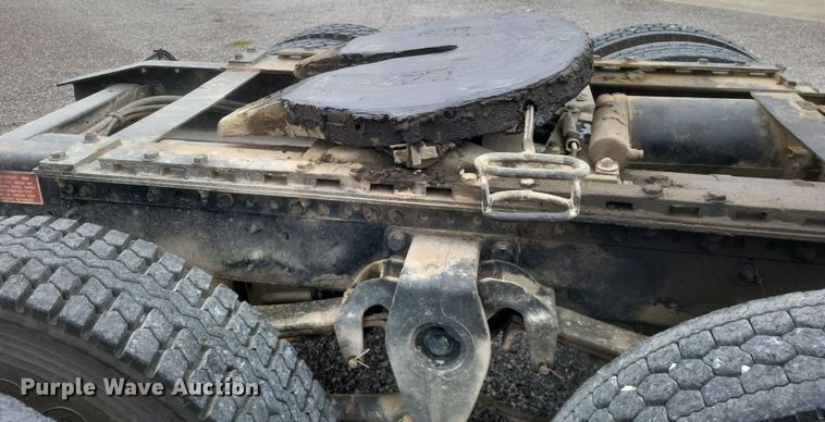 image for item MI9855 1994 Freightliner FLD  semi truck