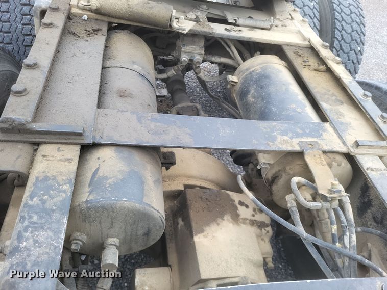 image for item MI9855 1994 Freightliner FLD  semi truck