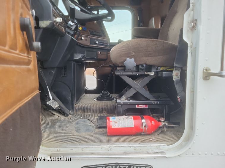 image for item MI9855 1994 Freightliner FLD  semi truck