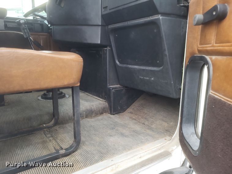 image for item MI9855 1994 Freightliner FLD  semi truck