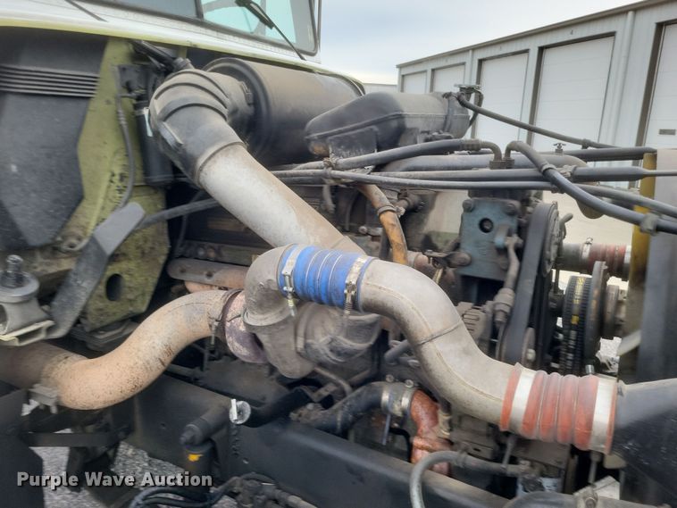 image for item MI9855 1994 Freightliner FLD  semi truck