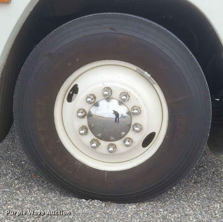 image for item MI9855 1994 Freightliner FLD  semi truck