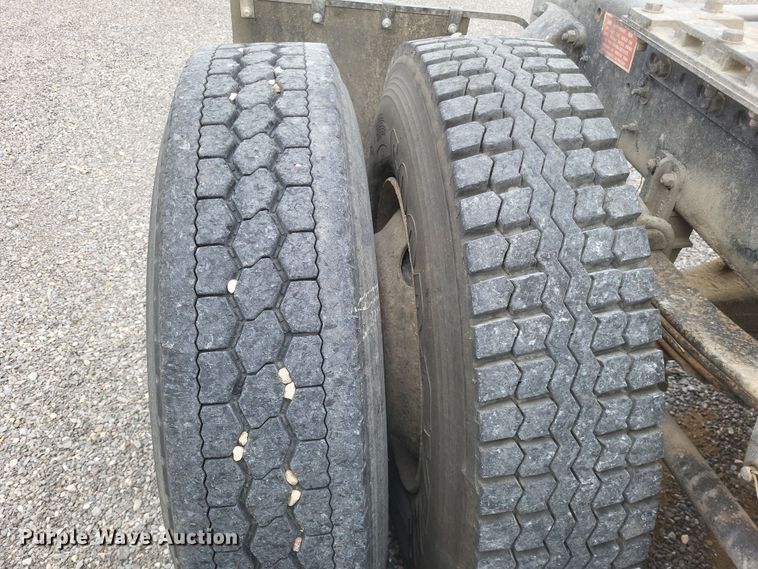 image for item MI9855 1994 Freightliner FLD  semi truck