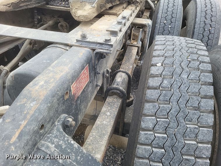 image for item MI9855 1994 Freightliner FLD  semi truck