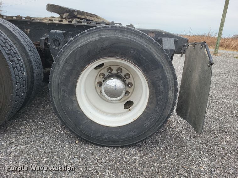 image for item MI9855 1994 Freightliner FLD  semi truck