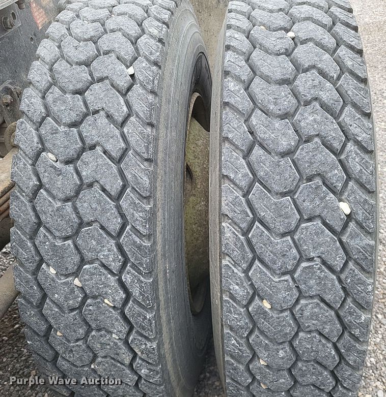 image for item MI9855 1994 Freightliner FLD  semi truck