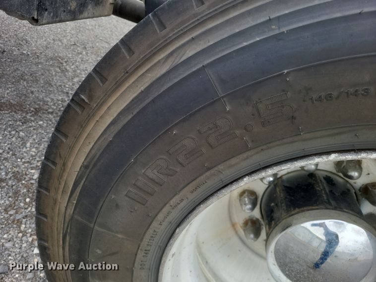 image for item MI9855 1994 Freightliner FLD  semi truck