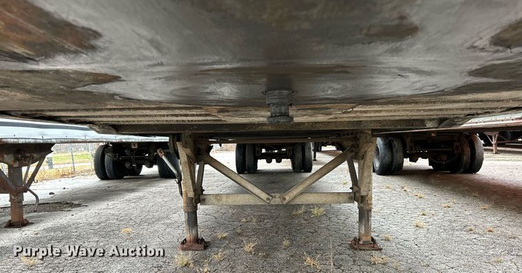 image for item NE9600 1994 Hyundai HDM-48WH-V3261  dry van trailer