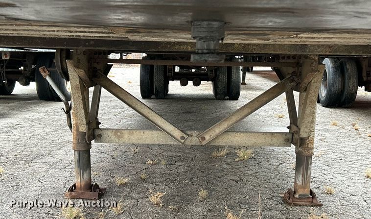 image for item NE9600 1994 Hyundai HDM-48WH-V3261  dry van trailer