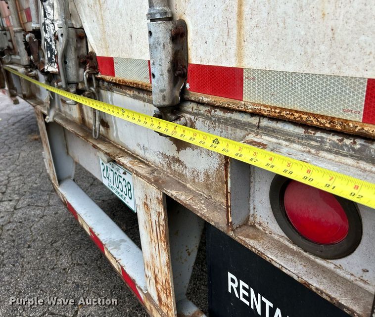 image for item NE9600 1994 Hyundai HDM-48WH-V3261  dry van trailer