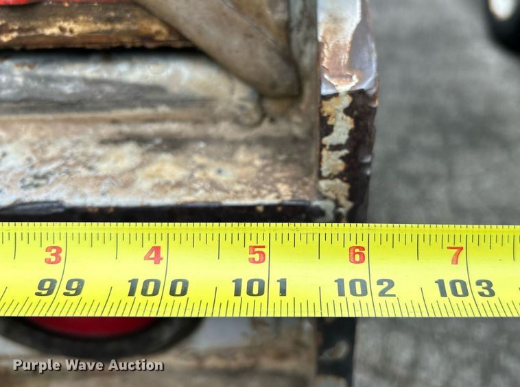 image for item NE9600 1994 Hyundai HDM-48WH-V3261  dry van trailer