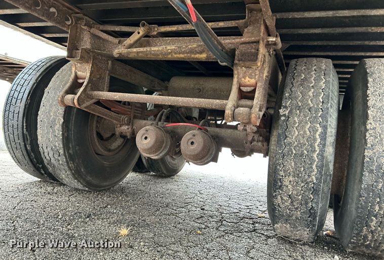 image for item NE9600 1994 Hyundai HDM-48WH-V3261  dry van trailer