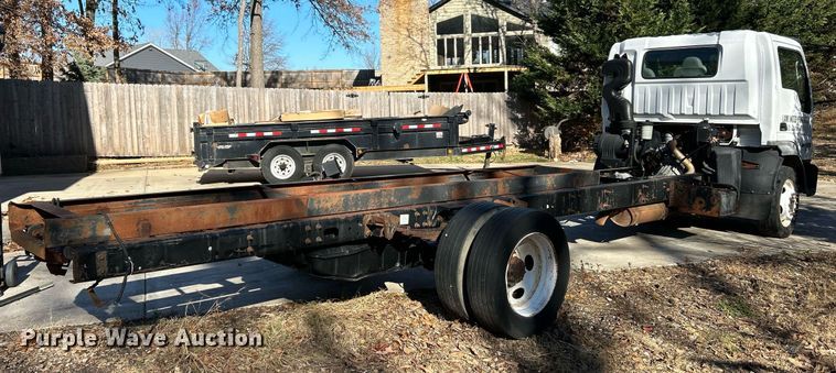 image for item NE9640 2007 Ford LCF  truck cab and chassis