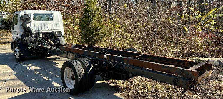 image for item NE9640 2007 Ford LCF  truck cab and chassis