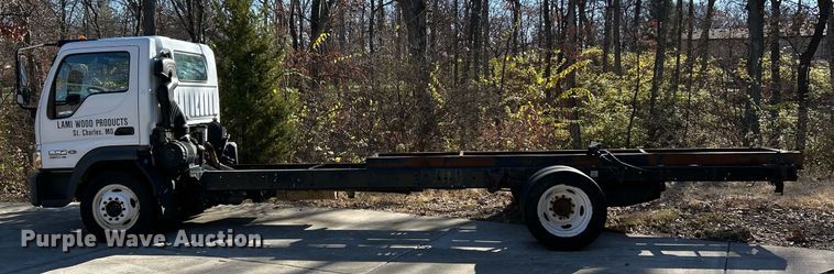 image for item NE9640 2007 Ford LCF  truck cab and chassis