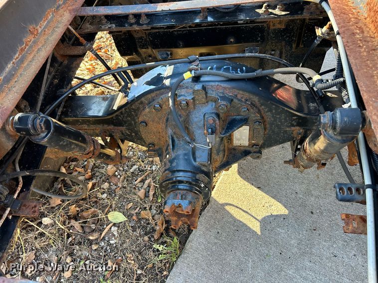 image for item NE9640 2007 Ford LCF  truck cab and chassis