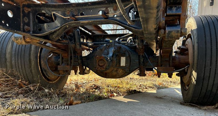 image for item NE9640 2007 Ford LCF  truck cab and chassis