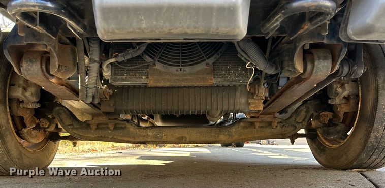 image for item NE9640 2007 Ford LCF  truck cab and chassis