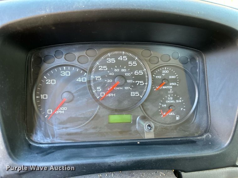 image for item NE9640 2007 Ford LCF  truck cab and chassis