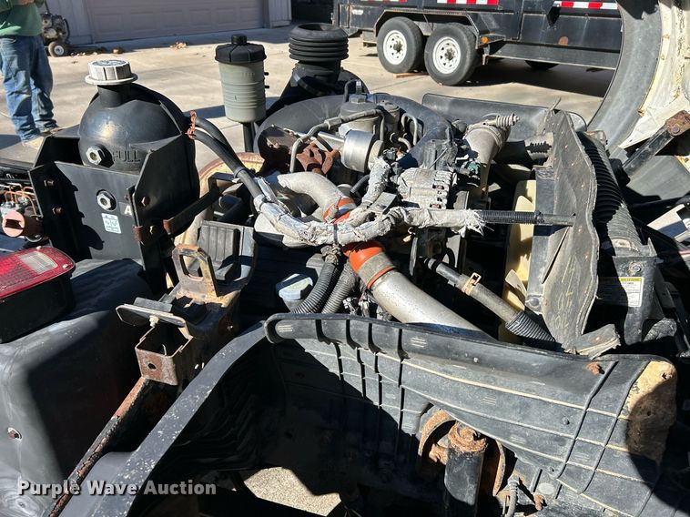 image for item NE9640 2007 Ford LCF  truck cab and chassis