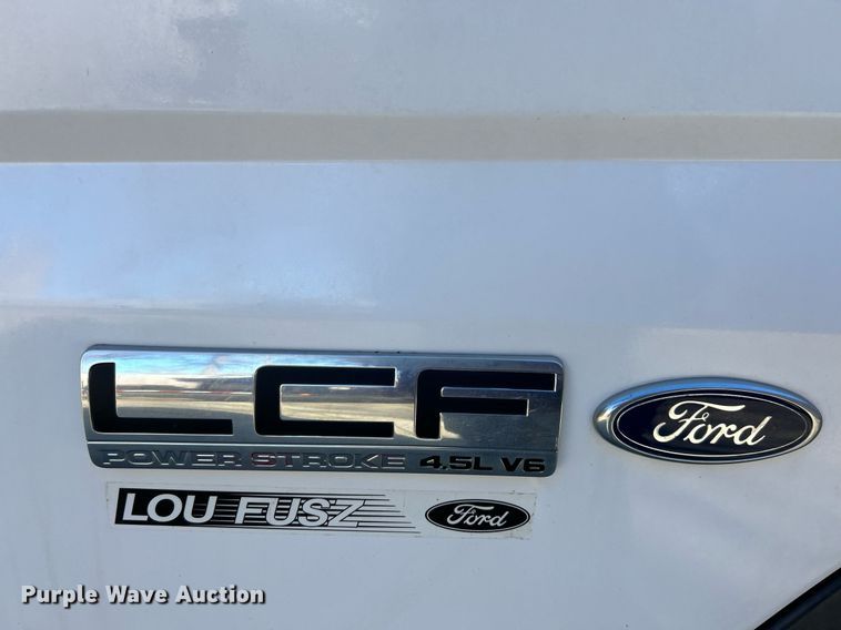 image for item NE9640 2007 Ford LCF  truck cab and chassis