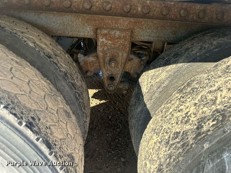 image for item NL9265 2000 Trailmobile  dry van trailer